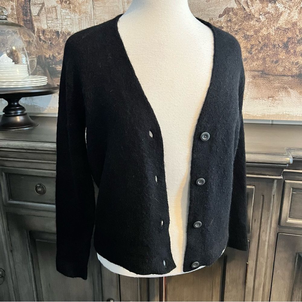 Old Navy Black Cropped Cardigan Sweater size XS